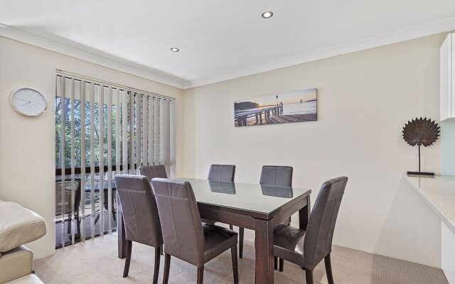 Nicholli, Bay Parklands, Unit 30/2 Gowrie Ave