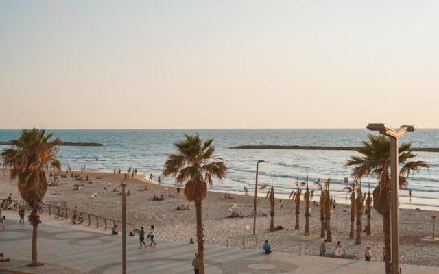 Monochrome Rothschild - Smart Hotel by Loginn Tel Aviv