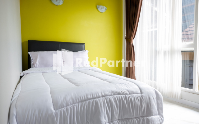 Villa Green Apple Garden Blok M RedPartner