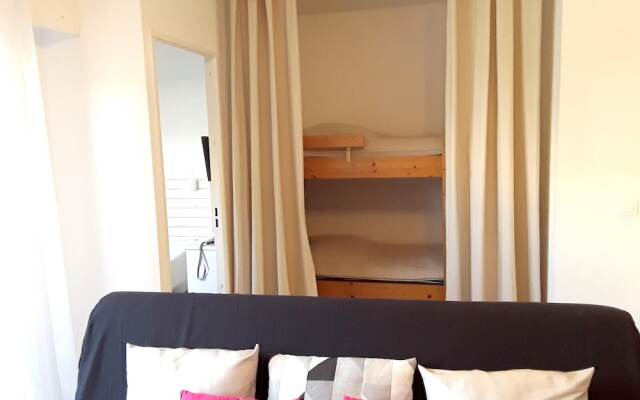 Apartment With one Bedroom in Cavalaire-sur-mer, With Furnished Terrac