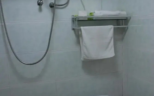 Xianyang Lingang Hotel