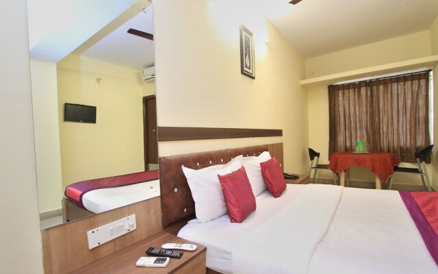 Charu Comforts by OYO Rooms