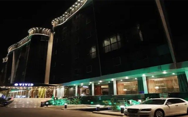 Vivid Plaza Hotel - 2