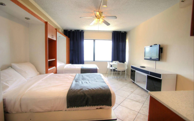 Deluxe Private Studios at the Casablanca