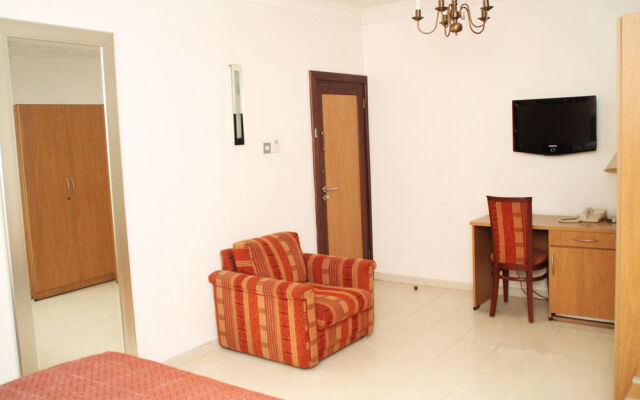 Bec Suites