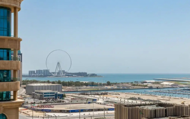 Elegant and Functional 2BR in Marina - Sleeps 5!