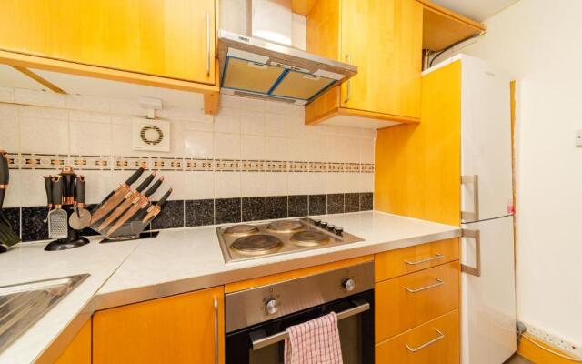 Cosy three bedroom flat next brighton seafront SLEEP 8