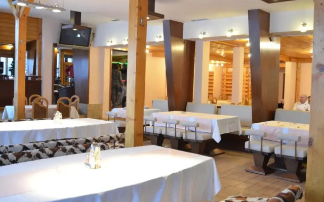 Hotel Dva Javora