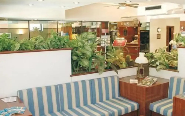 Hotel Crystal & Residence