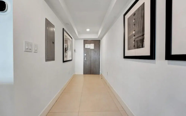 Stunning 2BR 2BA  Bay Harbour with Pool