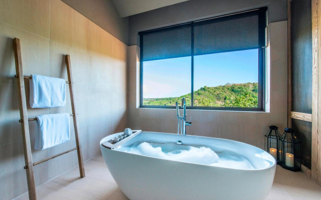 SUNSURI PHUKET, Nai Harn Beach