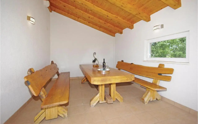 Three-Bedroom Holiday Home in Zagvozd