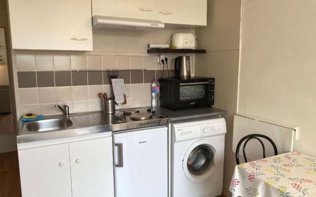 Appartement Balaruc-les-Bains, 1 pièce, 2 personnes - FR-1-553-139