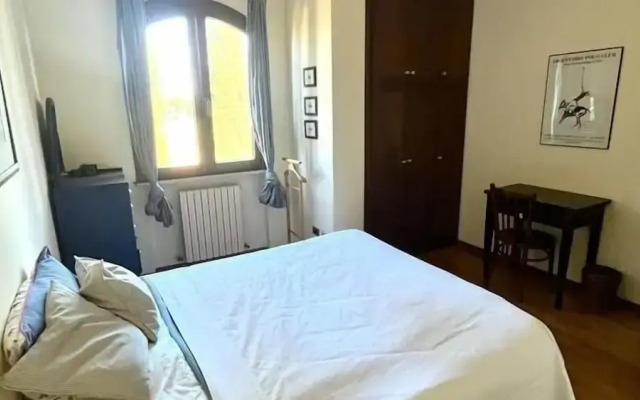 Tuscan Villa 5mins From Beach, Sleeps 8, ev Point