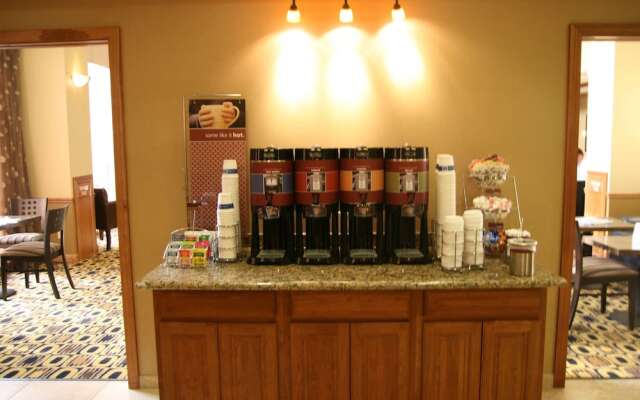 Hampton Inn and Suites Columbia - University of Missouri