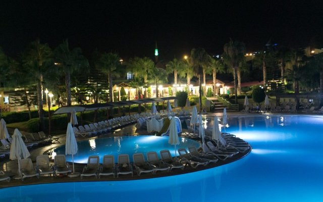 Oz Hotels İncekum Beach Resort