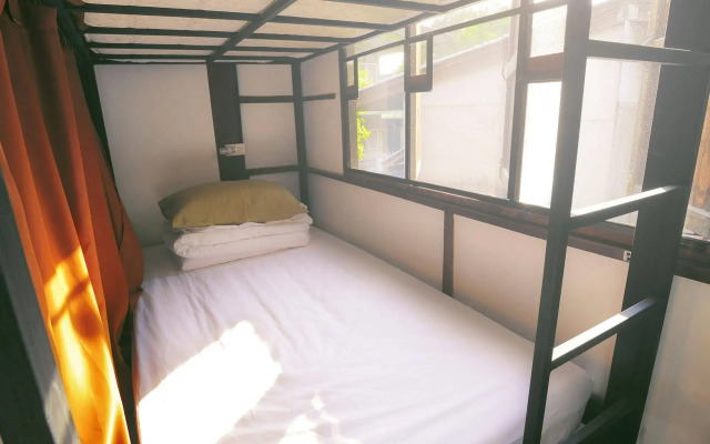 Manon Hostel