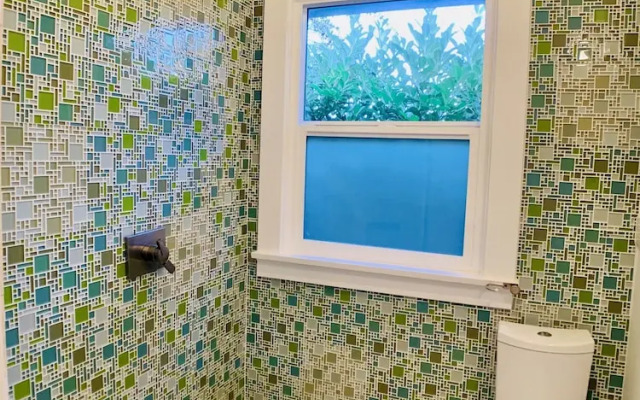 Central Queen Anne Lookout