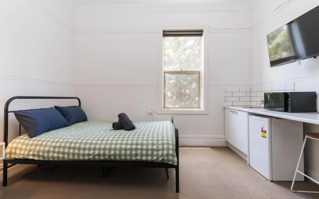 Sandy Bottoms Guesthouse – Guest Rooms – Sydney