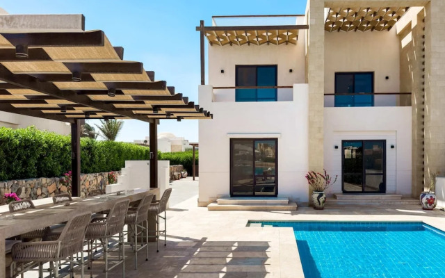 Xuru Stays I Posh & Eclectic 4 BDR Villa @ Fanadir Bay