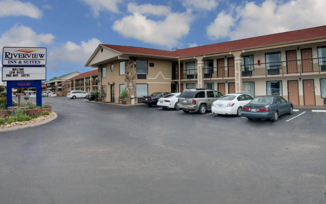 Econo Lodge Sevierville-Pigeon Forge on the River