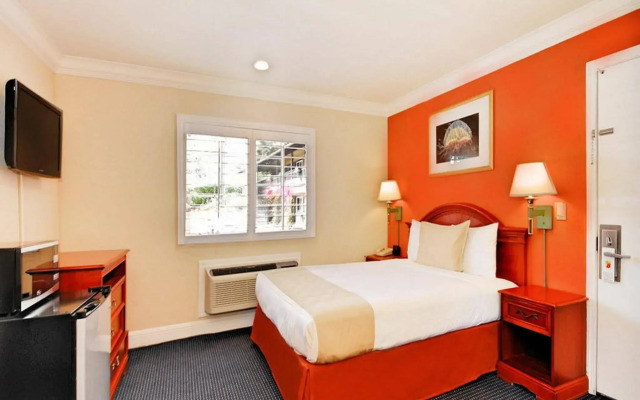Aura Inn Monterey