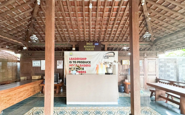 OYO 594 Joglo Manggisan Syariah