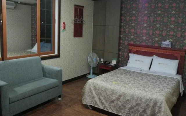 Regency Motel
