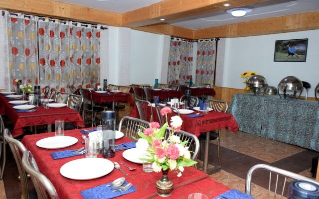 Comlux Hotels Manali