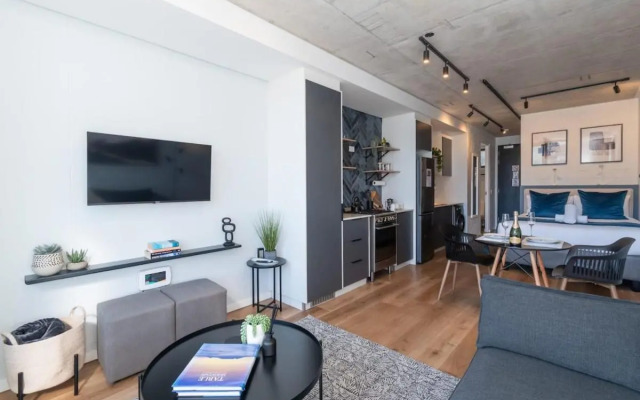 Cosy Couples Retreat Studio Apartment!