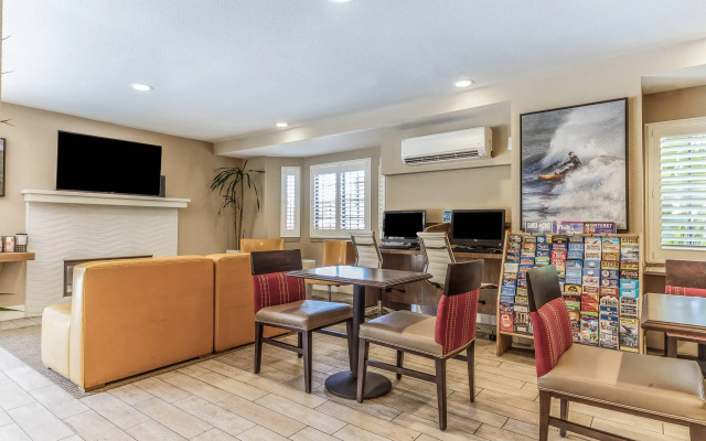 Comfort Inn Santa Cruz North