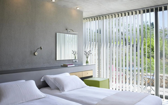 Leivatho Hotel