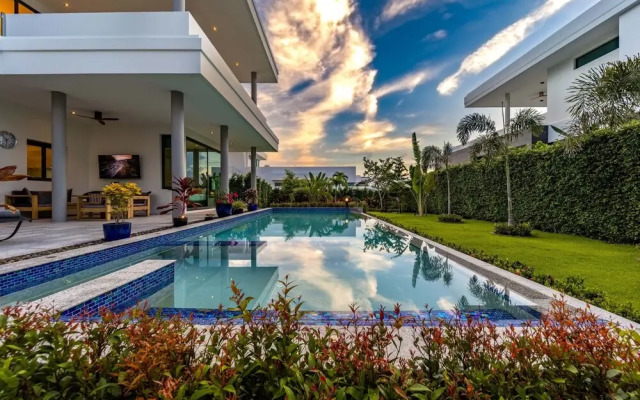 Luxury 6 Bed Private Pool Villa - LLW