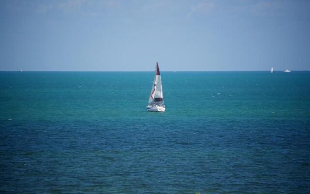 Kawama Yacht Club Apartment