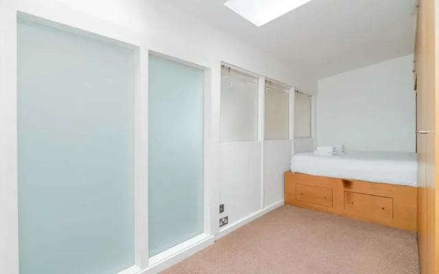 Stunning Art-deco Style 2 Bedroom Apartment in Fitzrovia