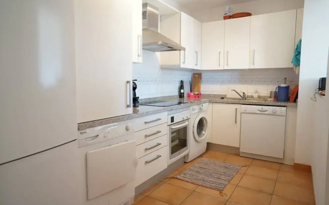 La Alcazaba - 3 bed apt With Communal Pool