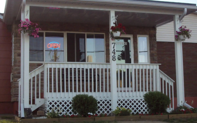 Silverstar Motel
