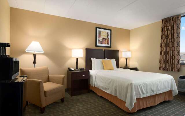 Days Hotel by Wyndham University Ave SE