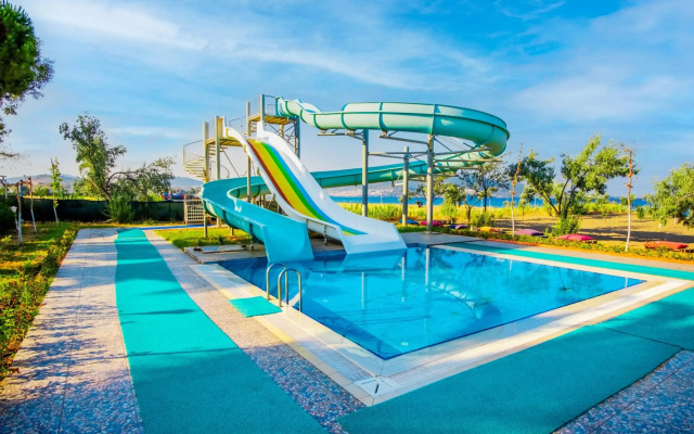 Le Monde Beach Resort & Spa
