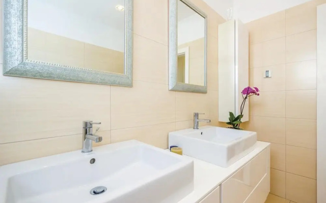Beautiful Home in Volosko With Wifi and 2 Bedrooms
