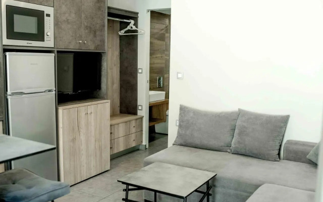 Makis Suite in the city