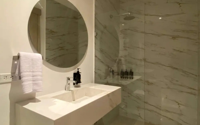 w Charming 2BR w Splendid Terrace in CTG