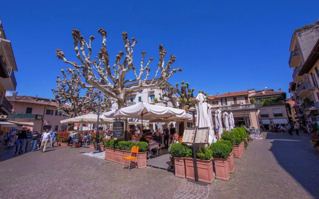 Casa Rachele Stresa Center