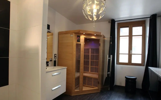 2 bd apartment with sauna- center Annecy