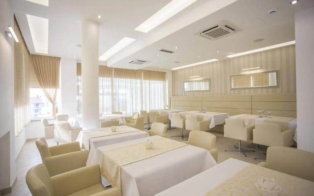 Adrion Aparthotel