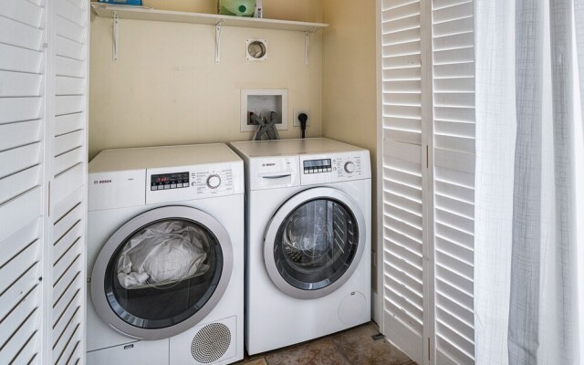 Kona Plaza 201 2 Bedroom Condo