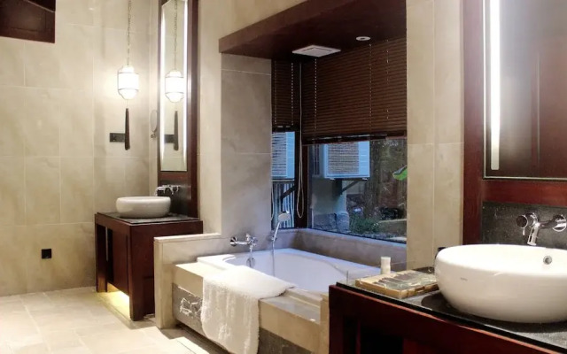 Narada Resort & Spa Cifu Lake Guangxi