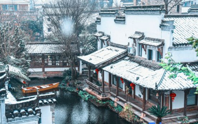 Shilily WeiYan Heritage Hot Spring Resort Hotel – Outside – Huangshan