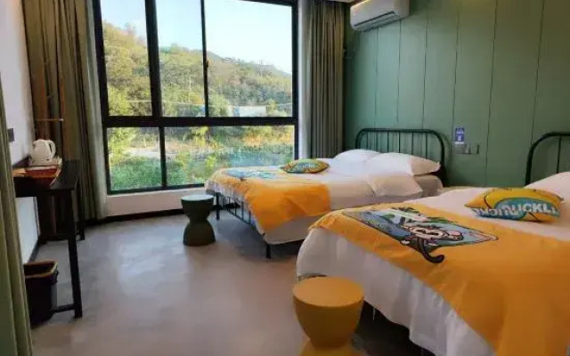 Huaguo Mountain Seven Strings and Five Tones Homestay