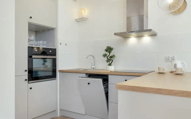 Spring Flowers Apartment by Renters